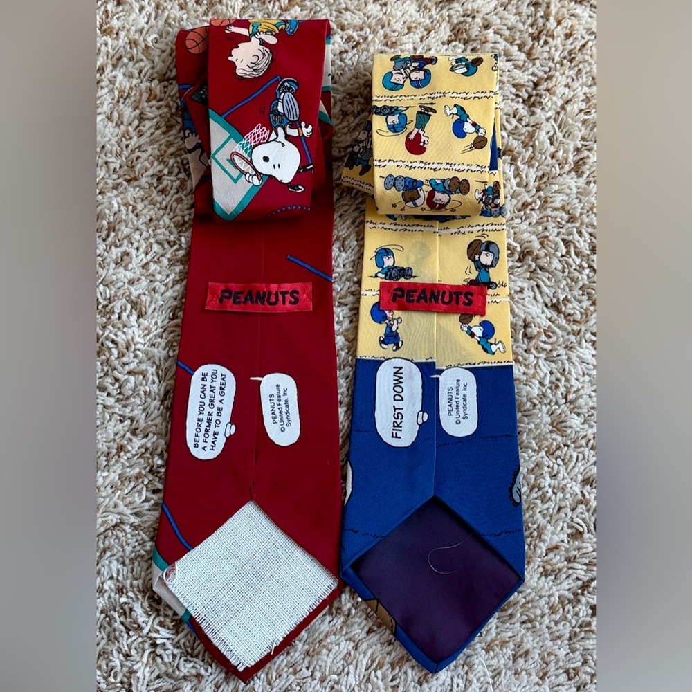 Peanuts Accessories Snoopy Basketball/Soccer Tie - Picture 2 of 5
